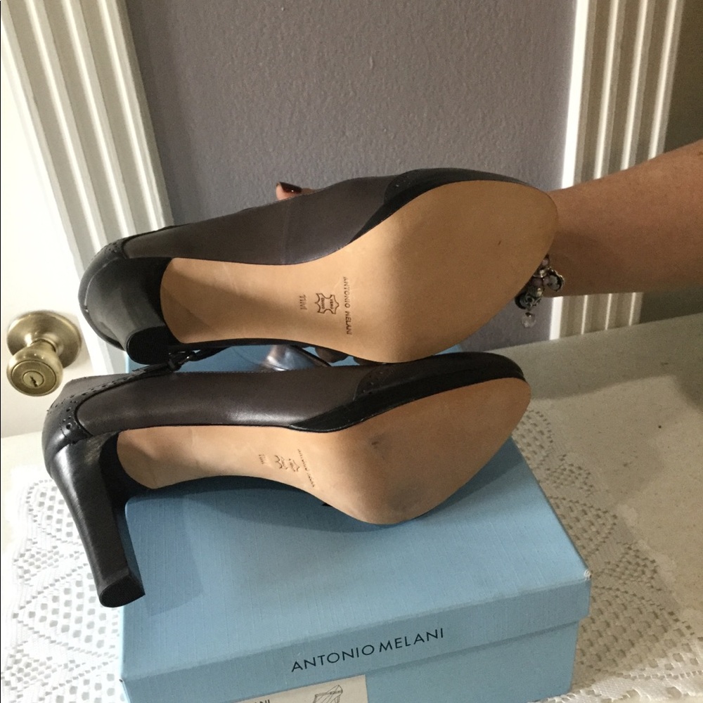 T heels